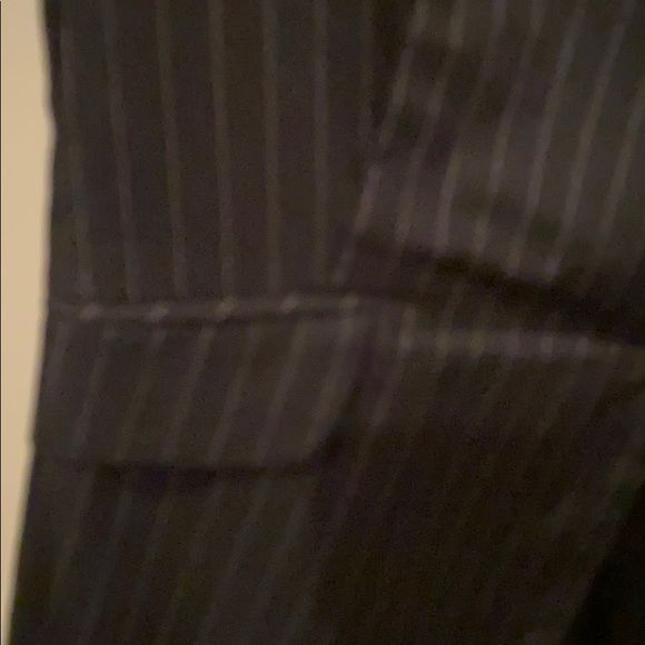 Pin stripe kick pleat blazer - Picture 4 of 9